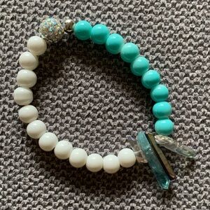 {Handmade} NWOT! Turquoise and White Beaded Bracelet